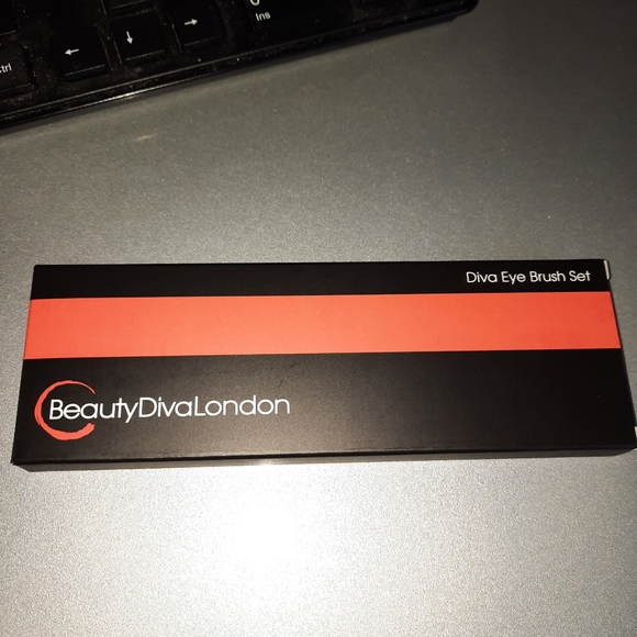 Eye Brush Set - Picture 2 of 2